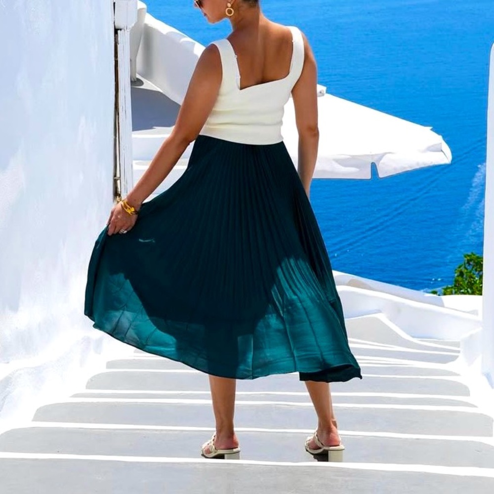 Club Monaco Teal Pleated Skirt